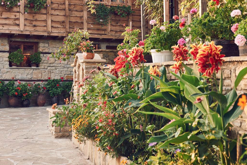 Yovina House Жеравна Екстер'єр фото